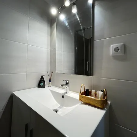 1-Bedroom Sea View Apartment With Private Balcony Costa Da Caparica, Just 5 Minutes From The Beach Apartment *