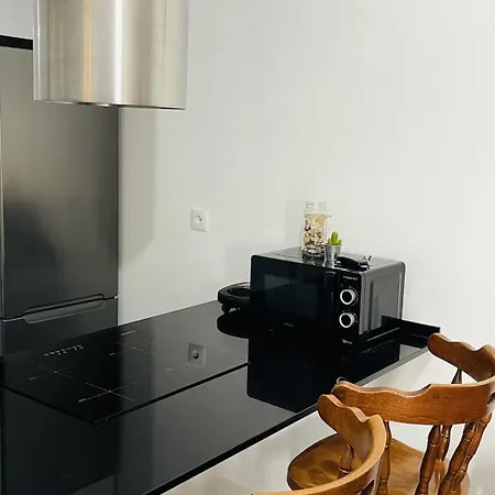 1-Bedroom Sea View Apartment With Private Balcony Costa Da Caparica, Just 5 Minutes From The Beach