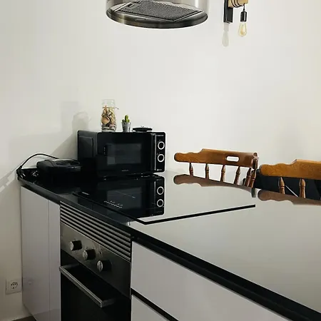 1-Bedroom Sea View Apartment With Private Balcony Costa Da Caparica, Just 5 Minutes From The Beach *