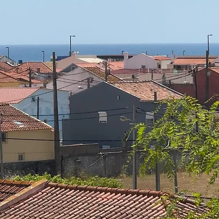 Apartment 1-Bedroom Sea View Apartment With Private Balcony Costa Da Caparica, Just 5 Minutes From The Beach